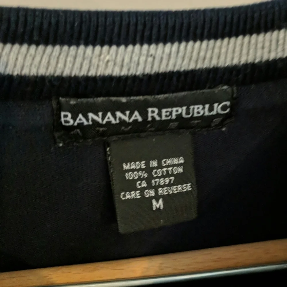 Banana Republic v-neck sweatshirt size medium